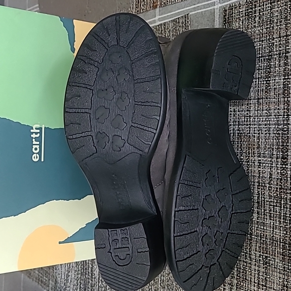 Earth Denali Aspect grey suede boot size 8 - Picture 3 of 4